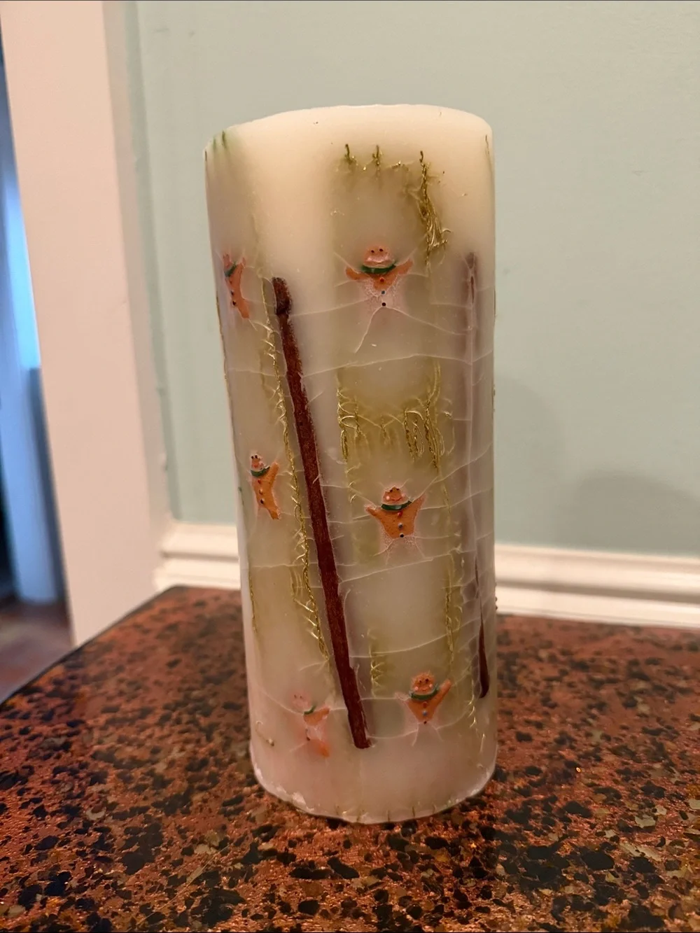 N/A cream pillar